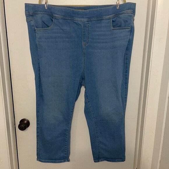 Torrid Crop Lean Jean Super Soft Feel the Fit Size 4 (26) Maritime Blue - Picture 1 of 8